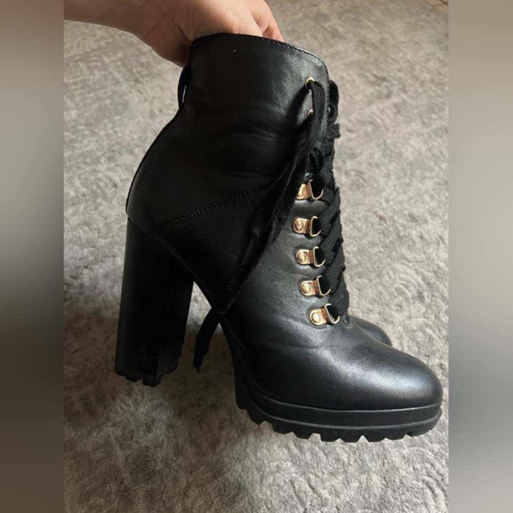 Boots - Picture 4 of 5